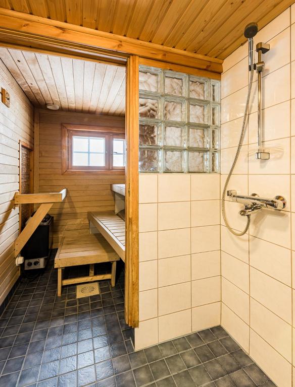 Mäntyruka Cottages room 6